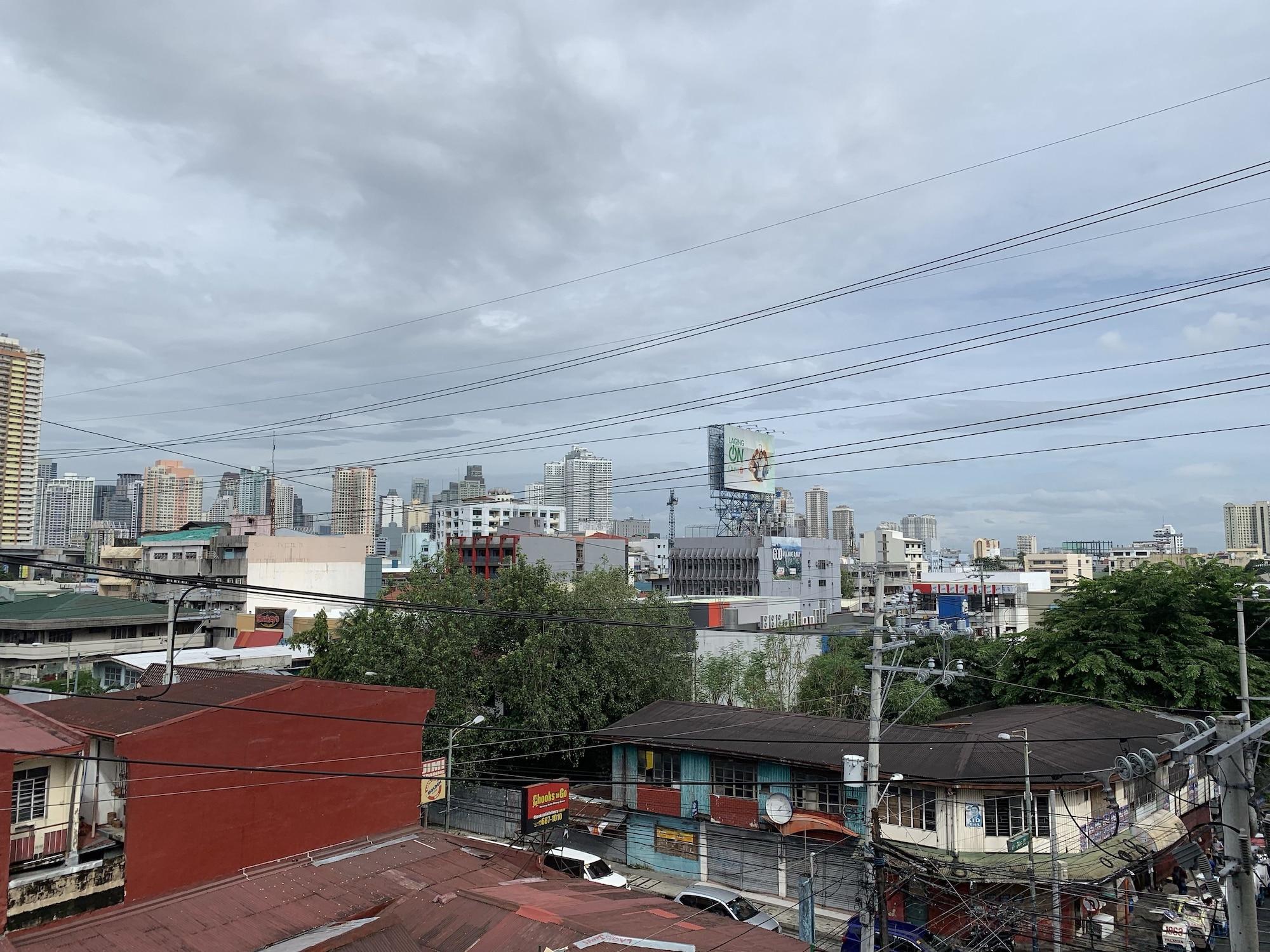 Oyo 893 Dian Suites Makati Manila Dış mekan fotoğraf