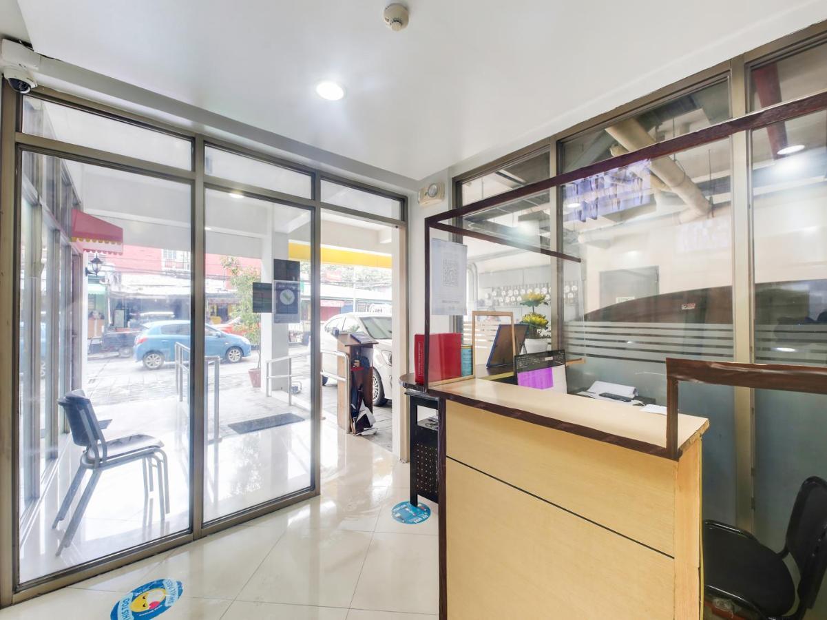 Oyo 893 Dian Suites Makati Manila Dış mekan fotoğraf
