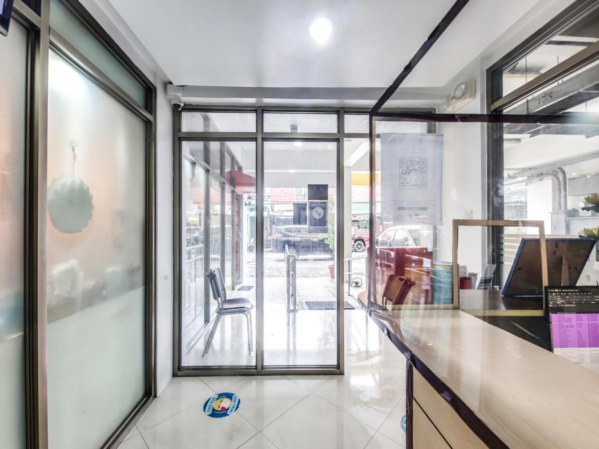 Oyo 893 Dian Suites Makati Manila Dış mekan fotoğraf