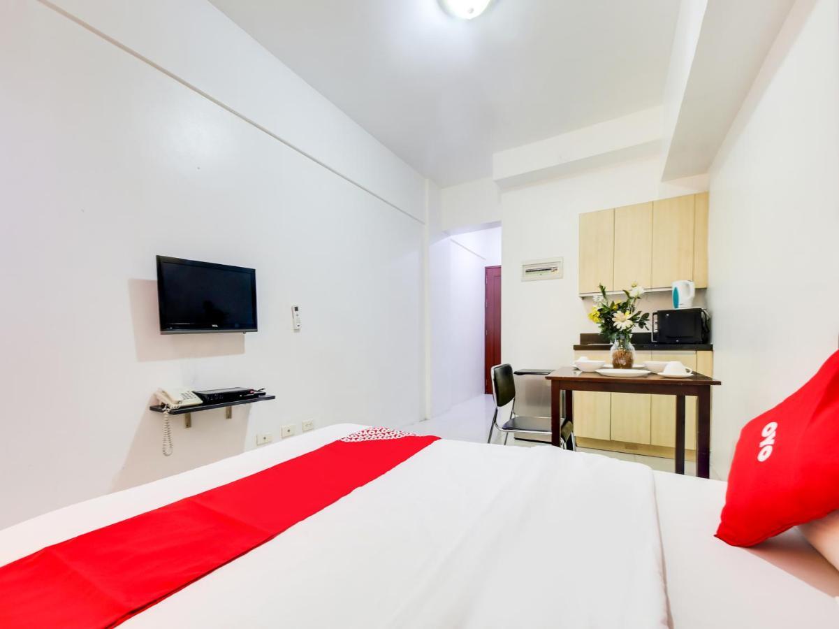 Oyo 893 Dian Suites Makati Manila Dış mekan fotoğraf