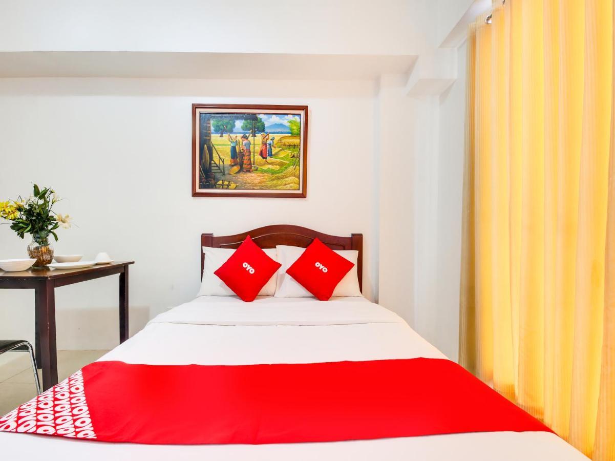 Oyo 893 Dian Suites Makati Manila Dış mekan fotoğraf