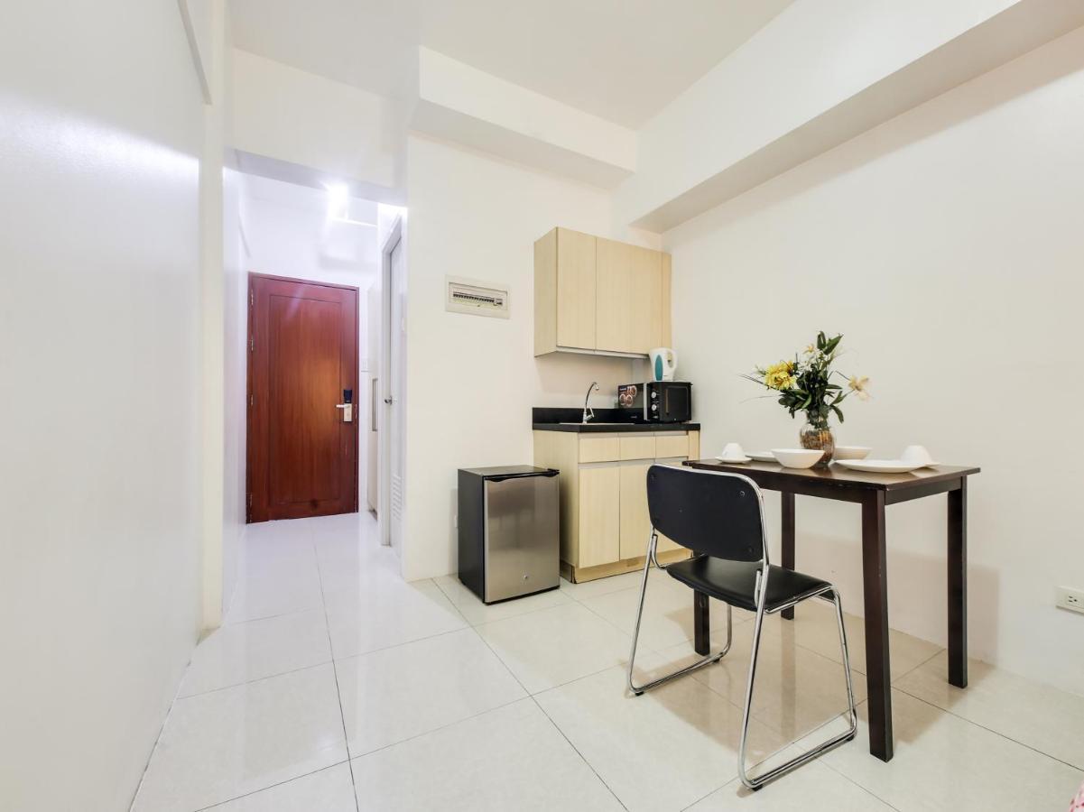 Oyo 893 Dian Suites Makati Manila Dış mekan fotoğraf