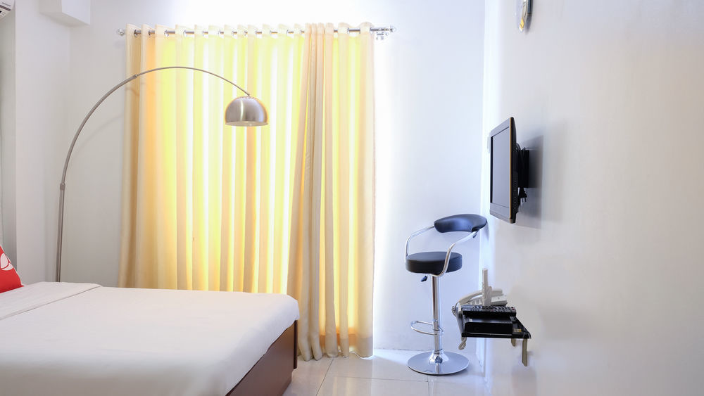 Oyo 893 Dian Suites Makati Manila Dış mekan fotoğraf
