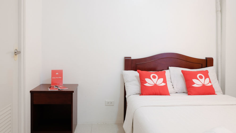 Oyo 893 Dian Suites Makati Manila Dış mekan fotoğraf