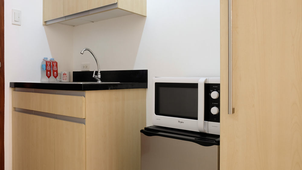 Oyo 893 Dian Suites Makati Manila Dış mekan fotoğraf