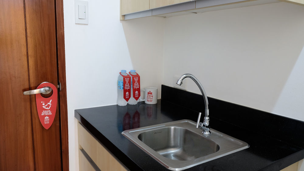 Oyo 893 Dian Suites Makati Manila Dış mekan fotoğraf
